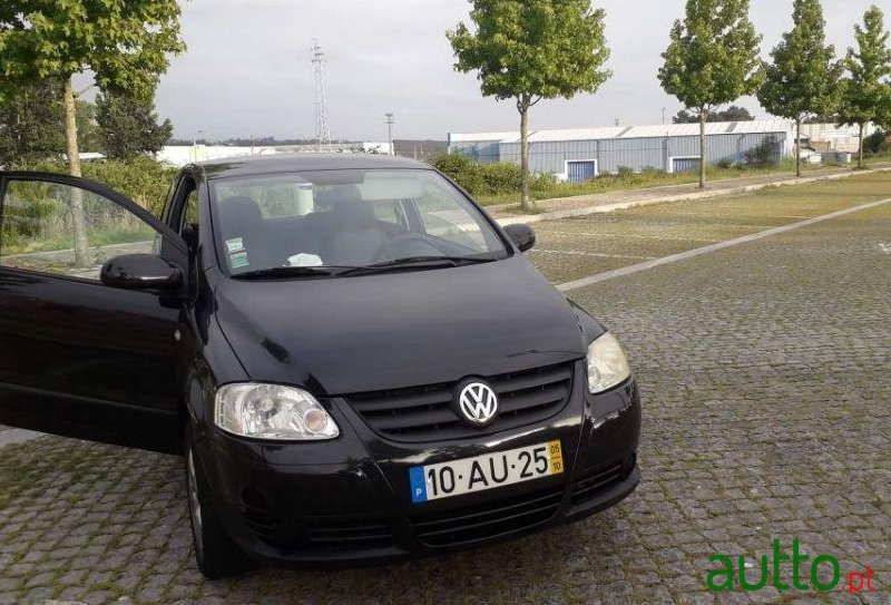 2005' Volkswagen Fox photo #3