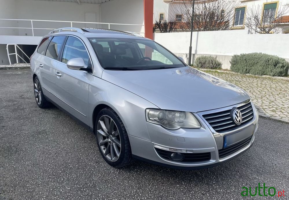 2008' Volkswagen Passat Variant photo #3