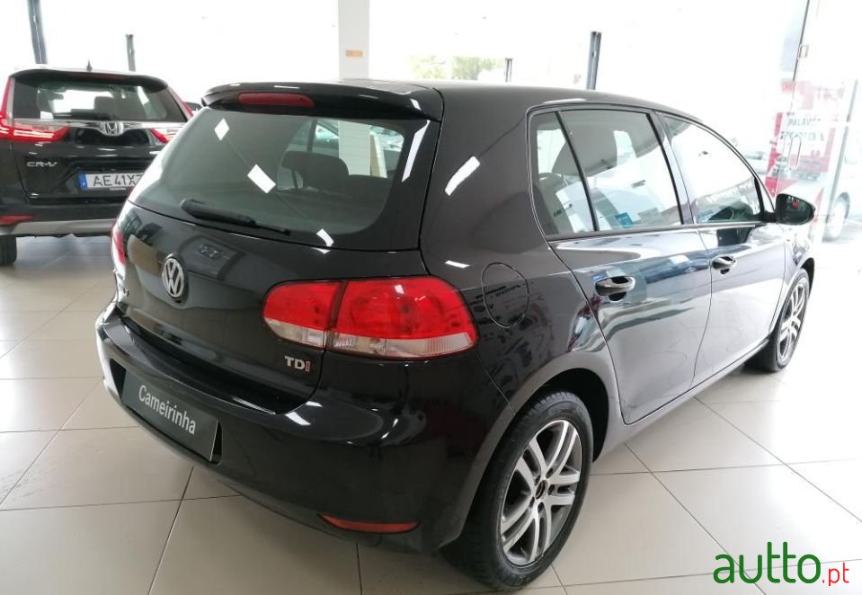 2010' Volkswagen Golf photo #6