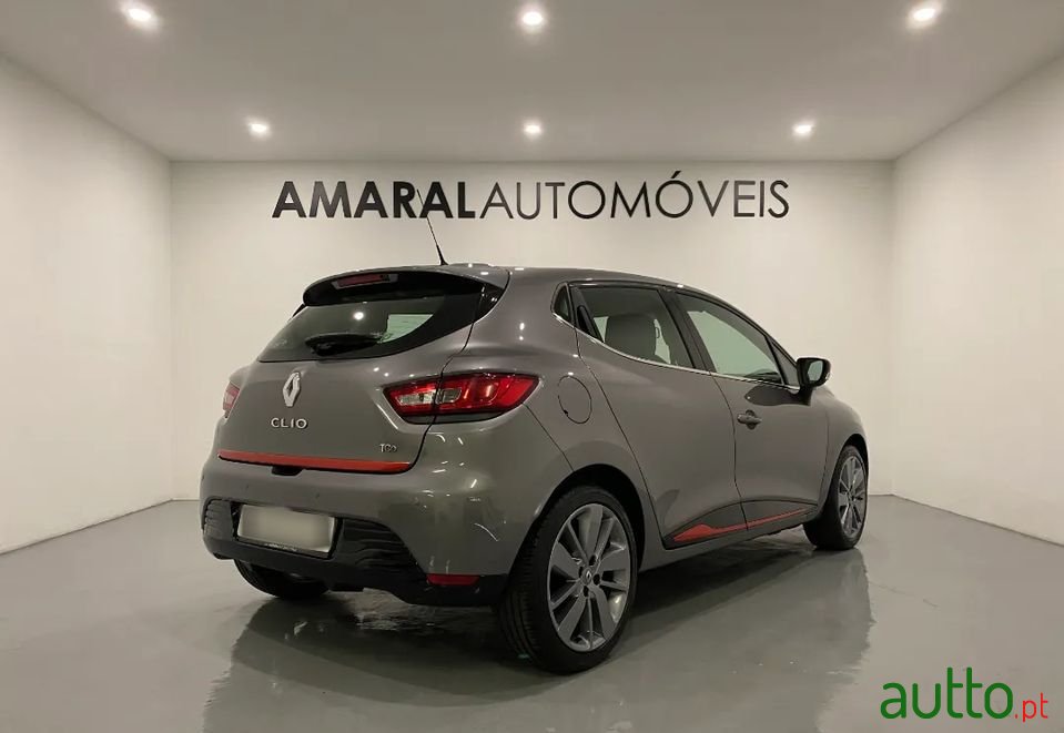 2014' Renault Clio photo #3