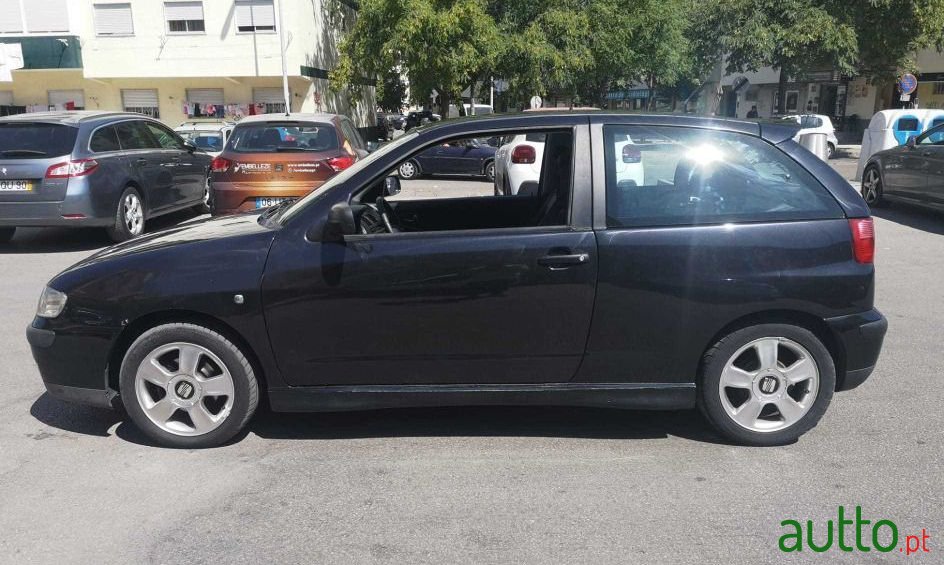 2001' SEAT Ibiza Sport photo #2