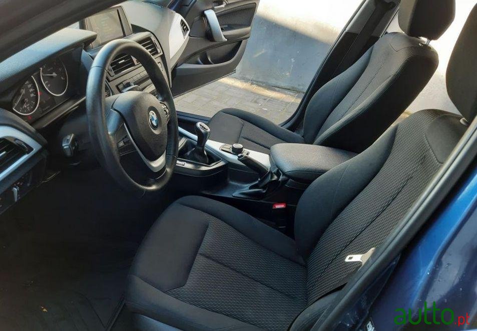 2012' BMW 116 Advantage photo #1