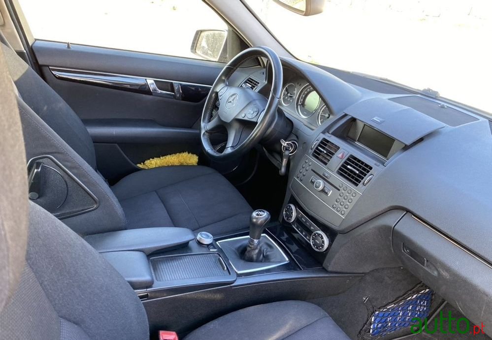 2010' Mercedes-Benz C 200 photo #4