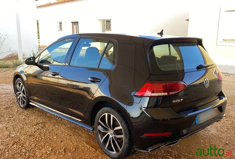 2017' Volkswagen Golf 1.6 Tdi R-Line photo #5