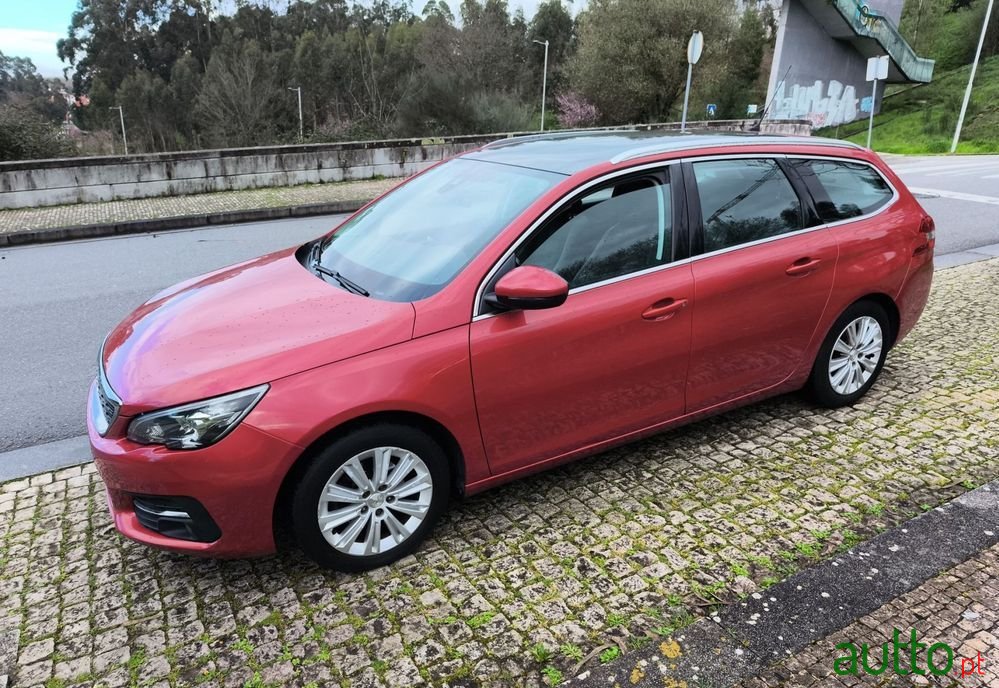2018' Peugeot 308 Sw photo #1