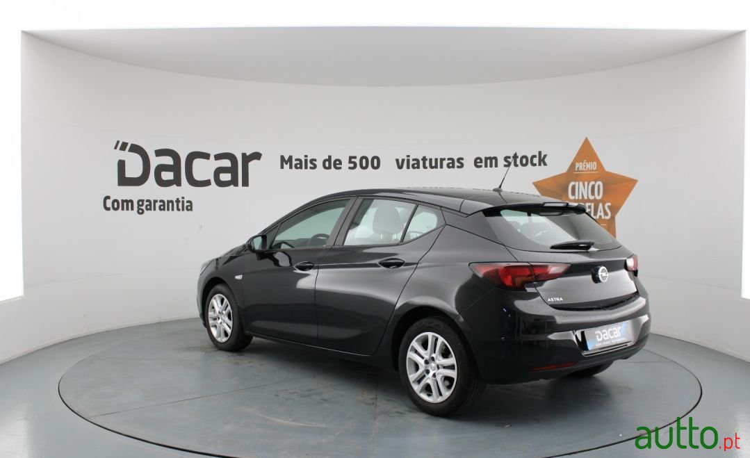 2019' Opel Astra photo #5