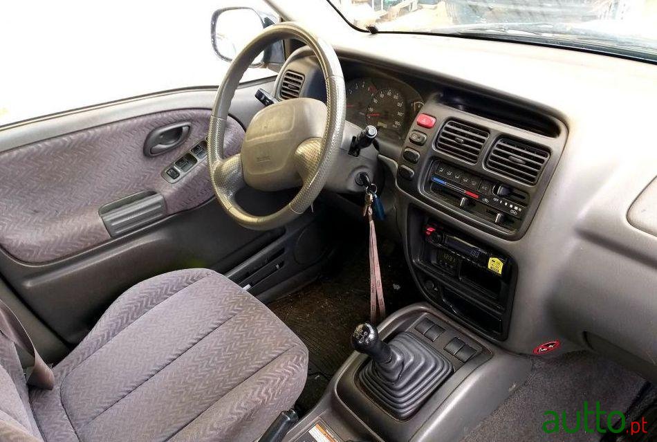 2000' Suzuki Grand Vitara 2.0 Td photo #1