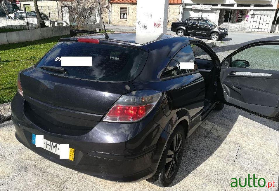 2009' Opel Astra Gtc photo #2