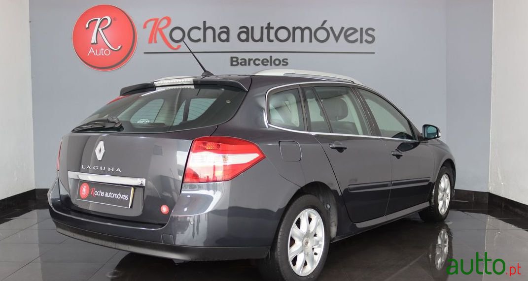 2008' Renault Laguna Break photo #4