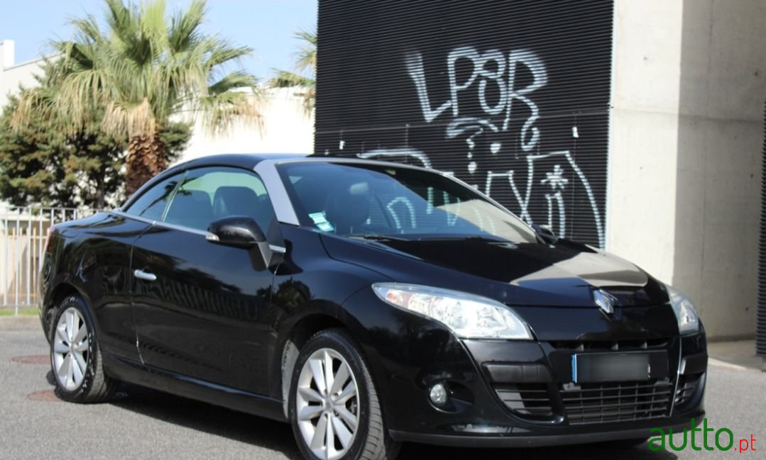 2010' Renault Megane photo #3