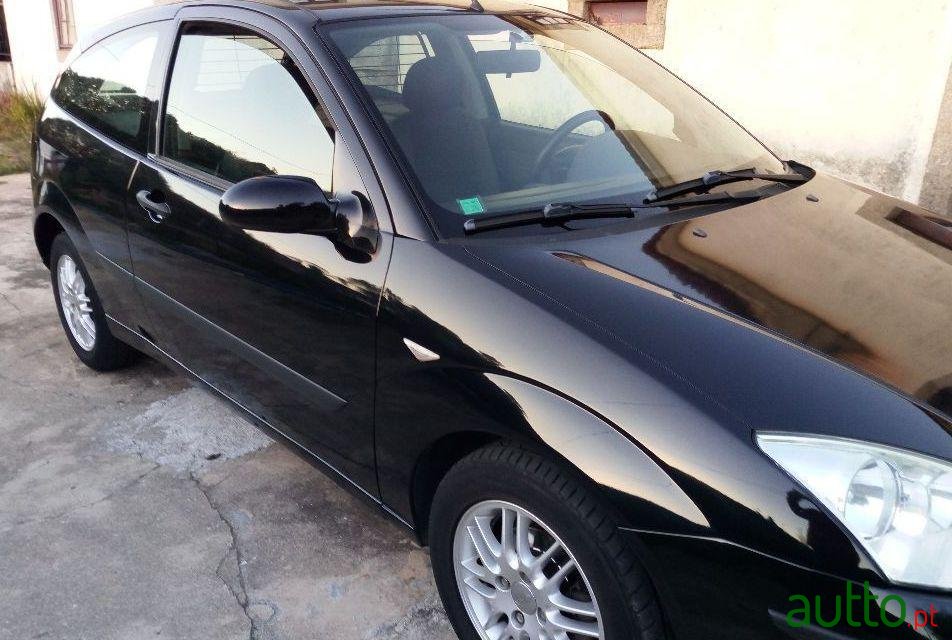 2004' Ford Focus photo #1