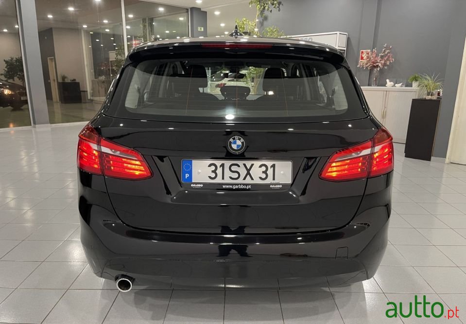 2017' BMW 216 Active Tourer photo #5