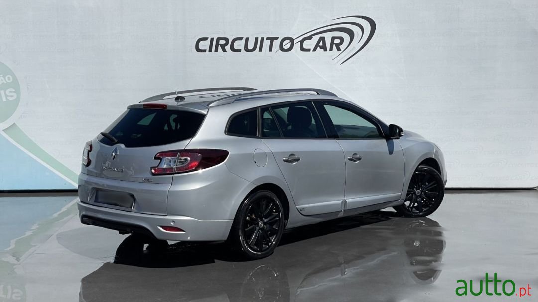 2012' Renault Megane Sport Tourer photo #3