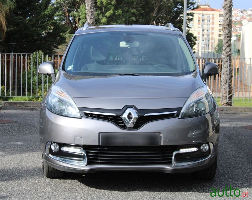 2014' Renault Grand Scenic photo #2