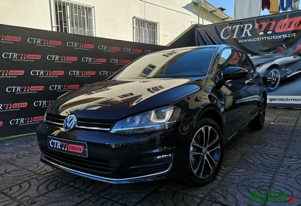 2015' Volkswagen Golf photo #1