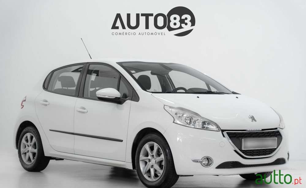 2014' Peugeot 208 1.2 Puretech photo #1