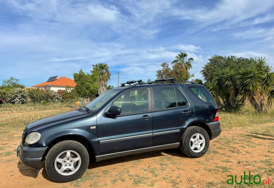 2001' Mercedes-Benz Ml-270 photo #3