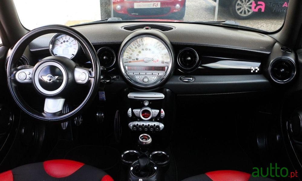 2009' MINI John Cooper Works photo #5