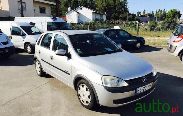 2001' Opel Corsa 1.0 12V Confort photo #1