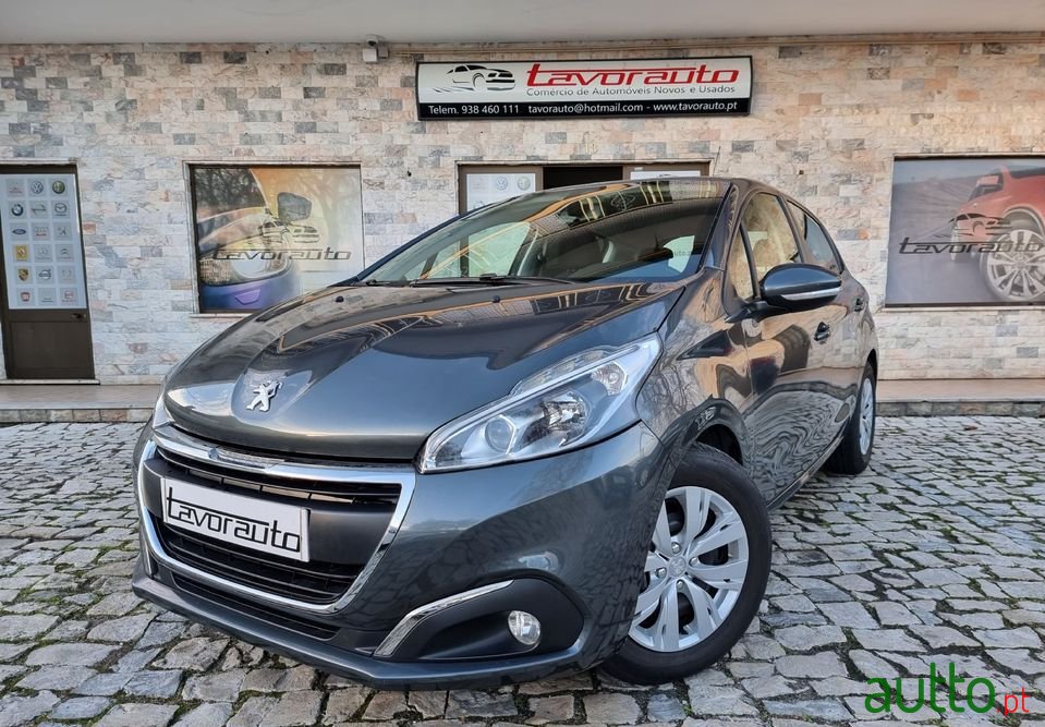 2017' Peugeot 208 photo #1