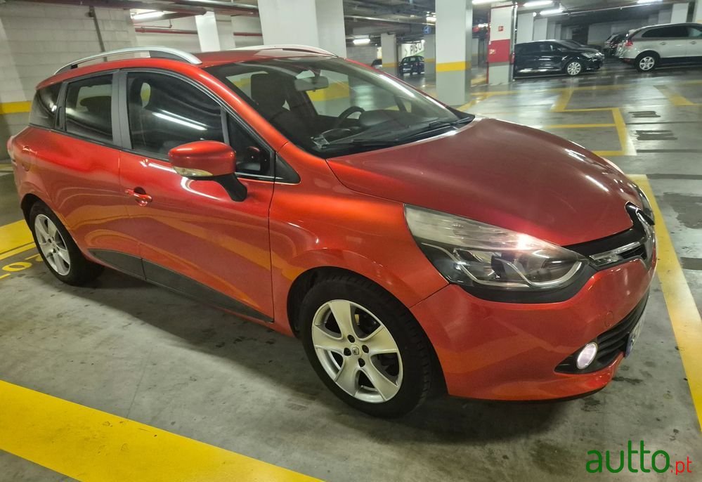 2013' Renault Clio Sport Tourer photo #3