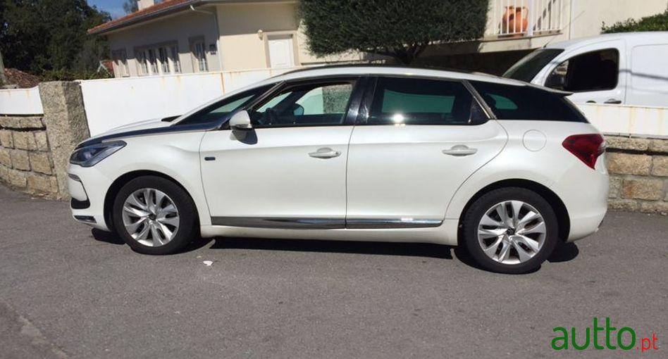 2013' Citroen DS5 Sport Chic photo #3