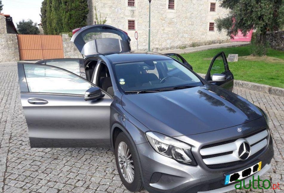 2015' Mercedes-Benz Gla-180 photo #1