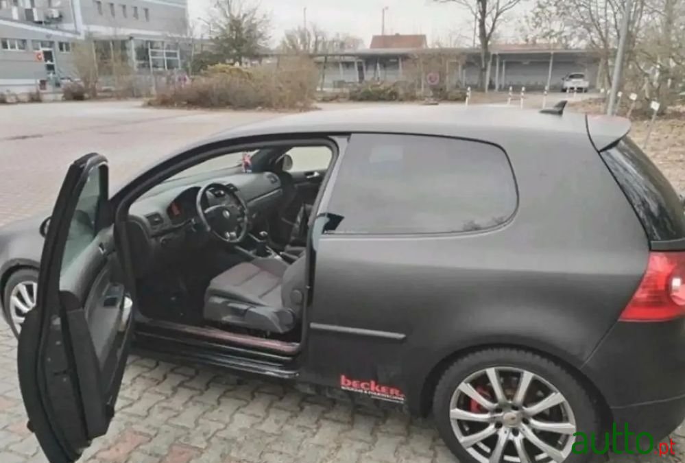 2006' Volkswagen Golf photo #5