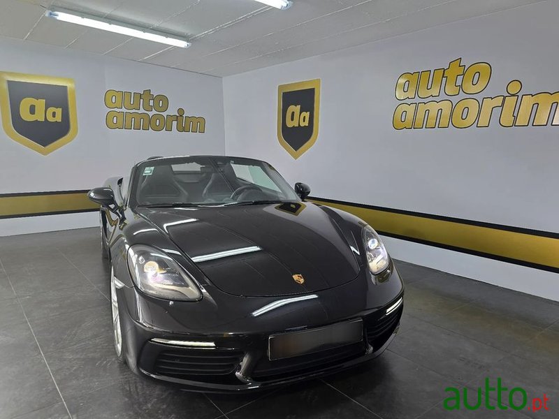 2017' Porsche 718 Boxster photo #4