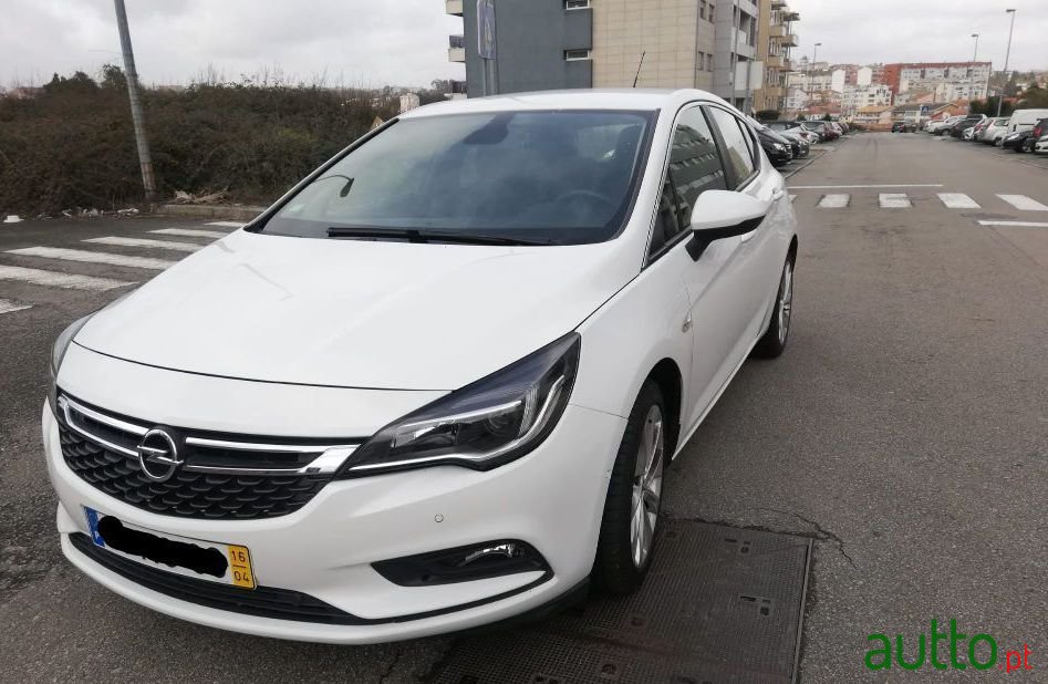 2016' Opel Astra photo #2
