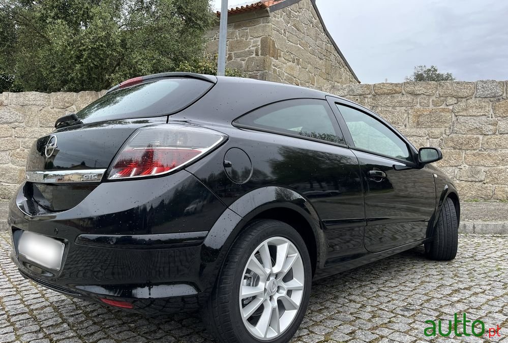 2008' Opel Astra Gtc 1.7 Cdti photo #2