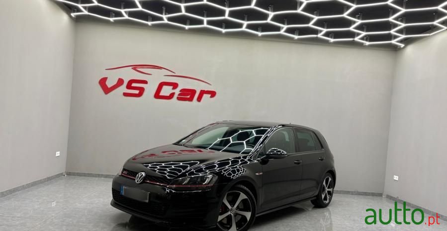 2016' Volkswagen Golf photo #1