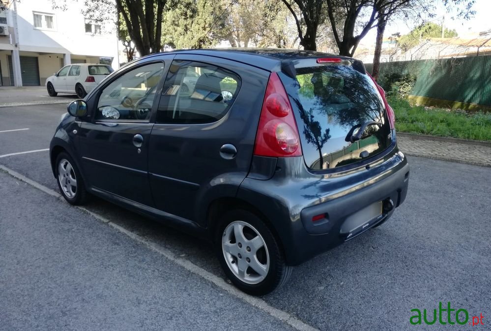 2008' Peugeot 107 1.0 Trendy photo #5