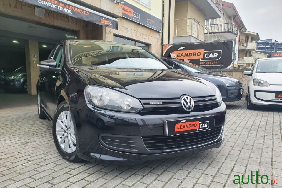 2010' Volkswagen Golf photo #1