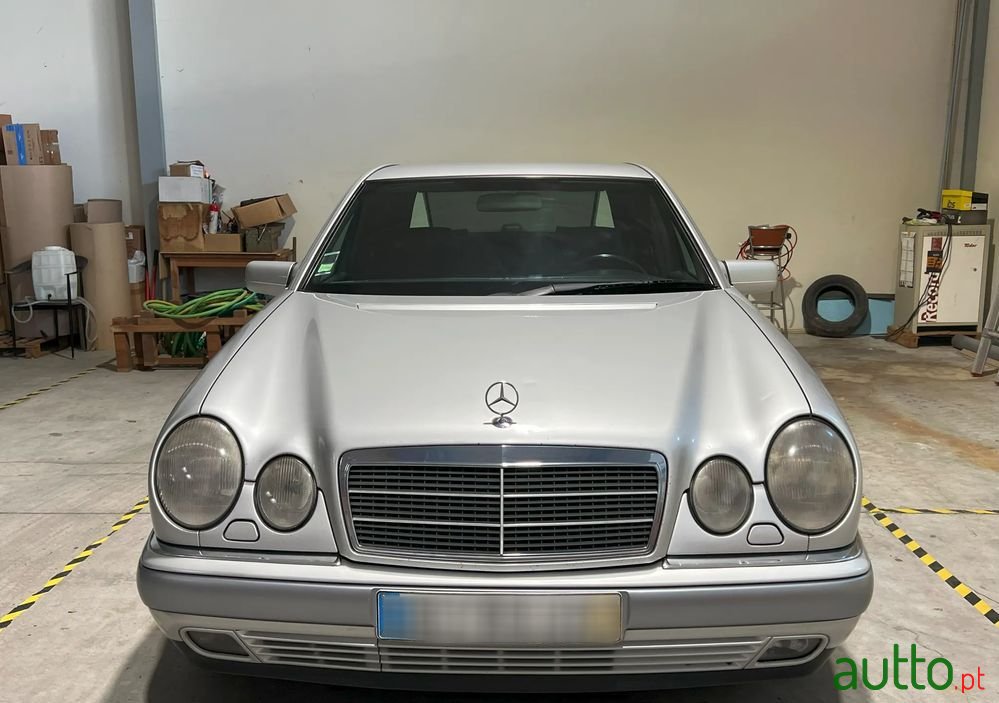 1998' Mercedes-Benz E 250 Td Classic photo #4