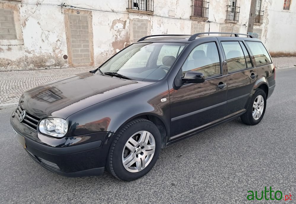 2001' Volkswagen Golf Variant photo #1