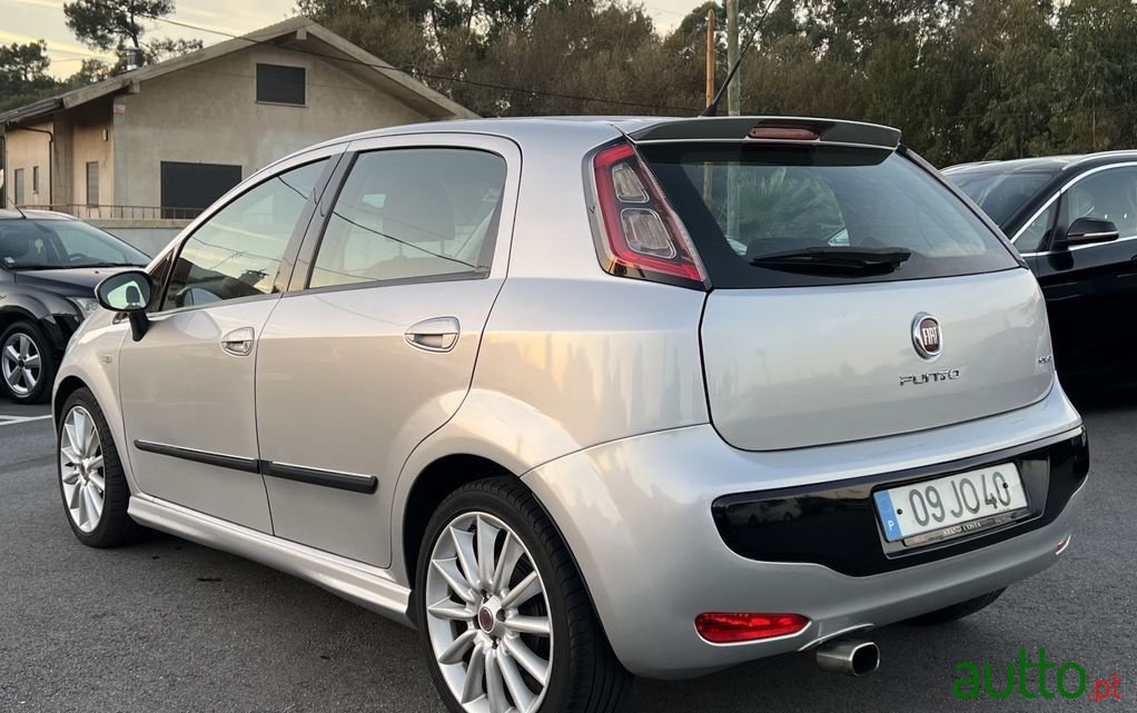 2010' Fiat Punto Evo photo #3