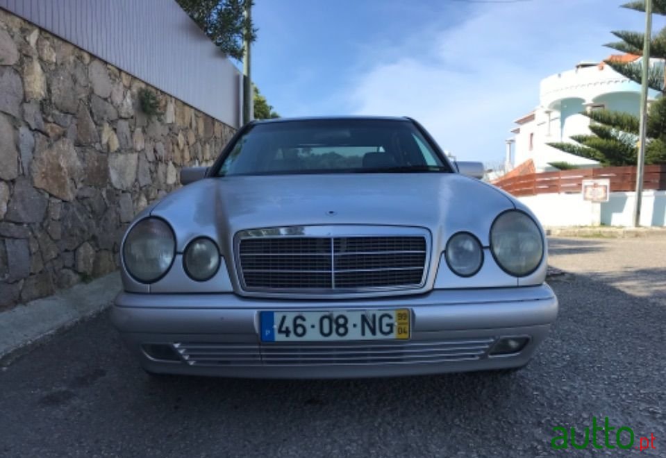 1999' Mercedes-Benz E-200 photo #2