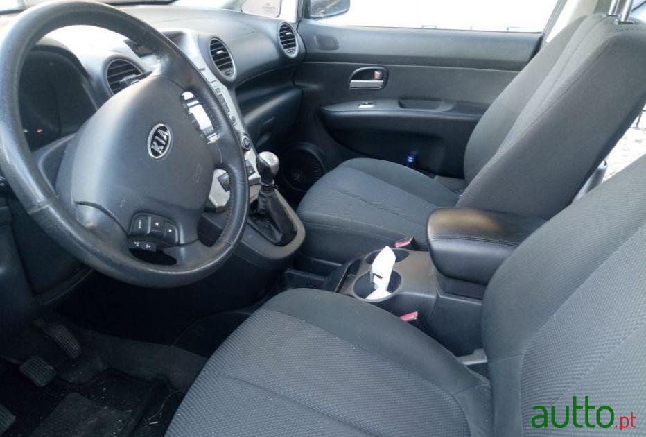 2009' Kia Carens Cdri photo #3