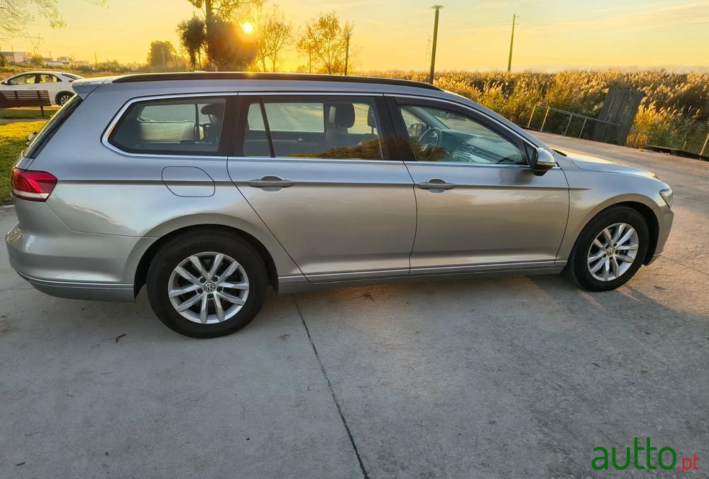 2015' Volkswagen Passat Variant photo #3