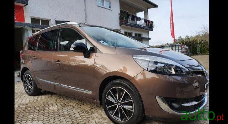 2013' Renault Grand Scenic Bose Edition photo #2