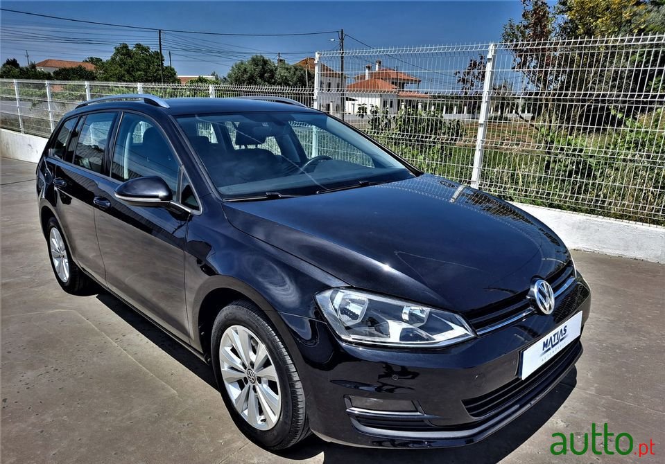 2016' Volkswagen Golf Variant photo #1