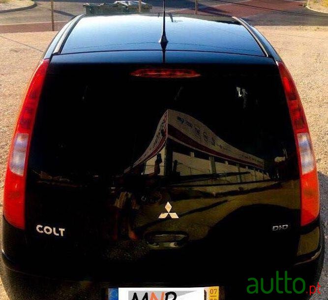 2007' Mitsubishi Colt photo #2