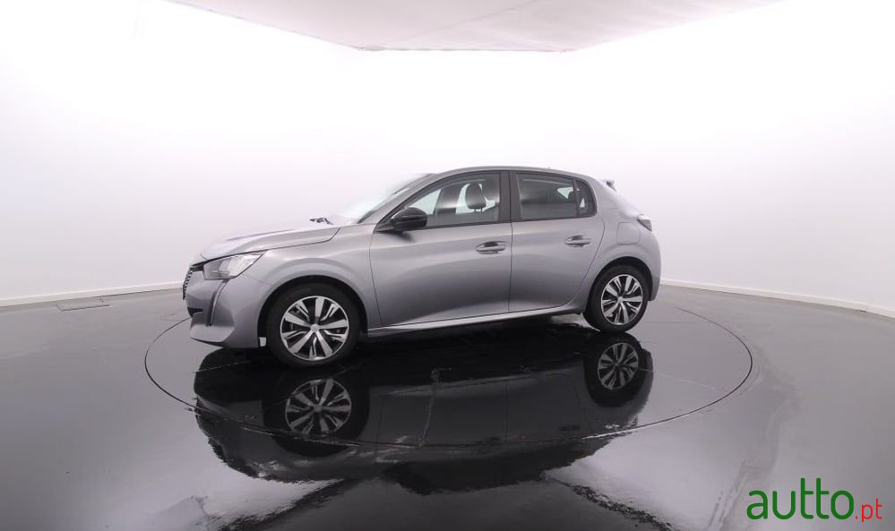 2023' Peugeot 208 photo #2