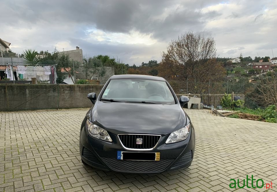 2010' SEAT Ibiza photo #3