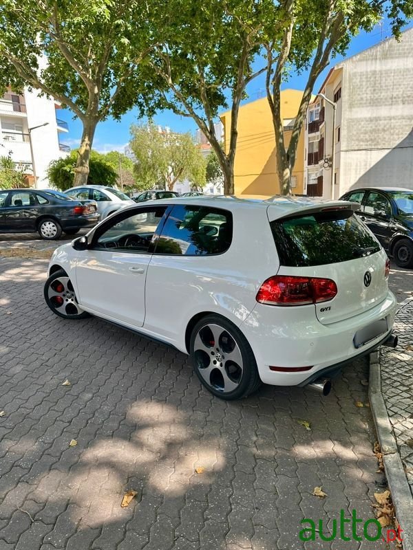 2011' Volkswagen Golf photo #3