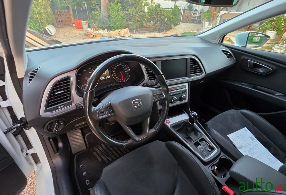 2017' SEAT Leon St photo #5