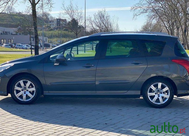 2011' Peugeot 308 Sw photo #4