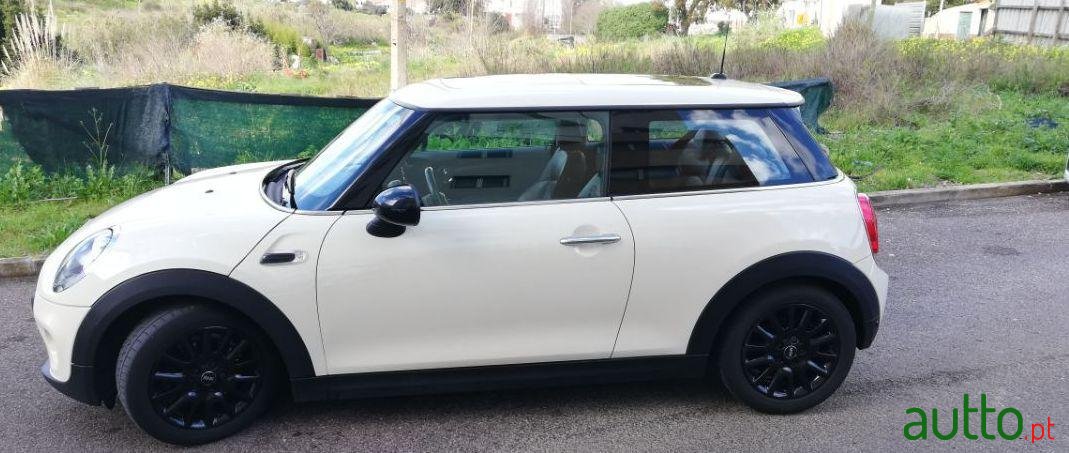 2015' MINI Cooper D photo #4