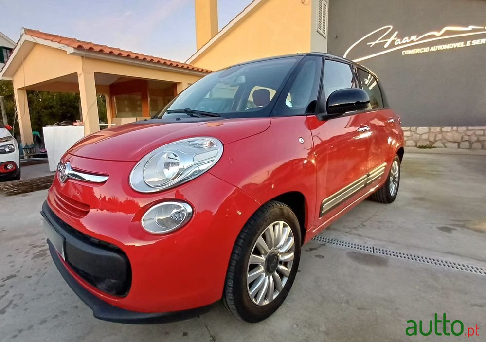 2013' Fiat 500L photo #1